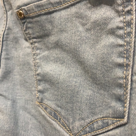 Light Skinny Jeans - Picture 4 of 10